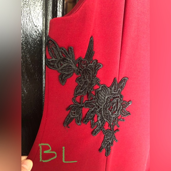 LIZ CLAIBORNE Dress Women’s 18 Red Garnet Red with Black Lace Appliqué - Picture 7 of 10